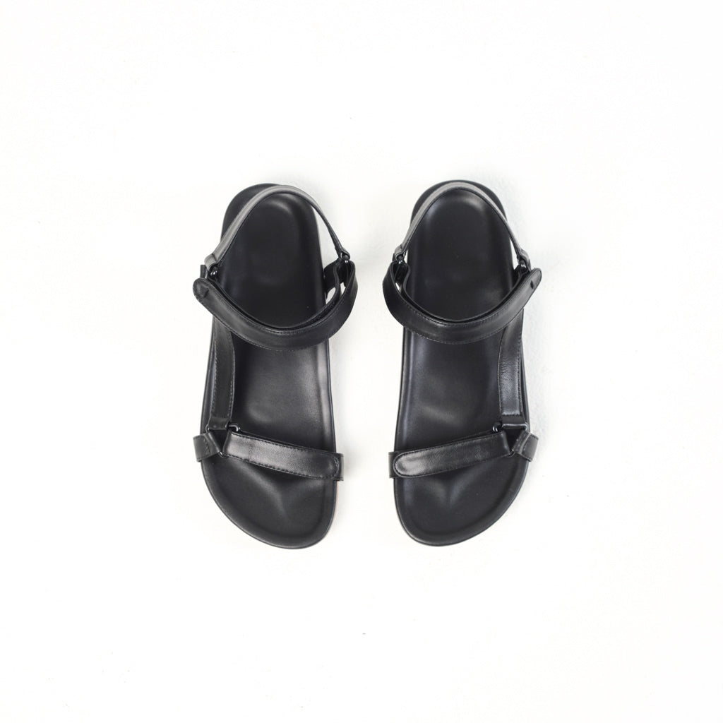 Saja Triangle Sandals in black leather